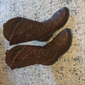 Girls Boots